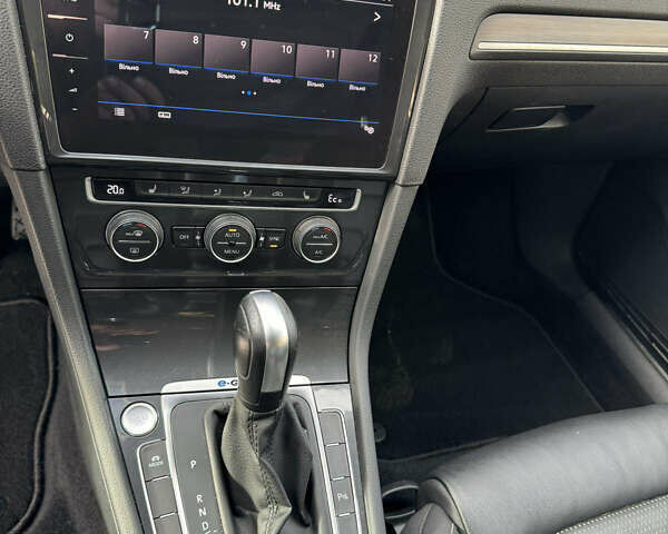 Черный Фольксваген e-Golf, объемом двигателя 0 л и пробегом 86 тыс. км за 14000 $, фото 30 на Automoto.ua