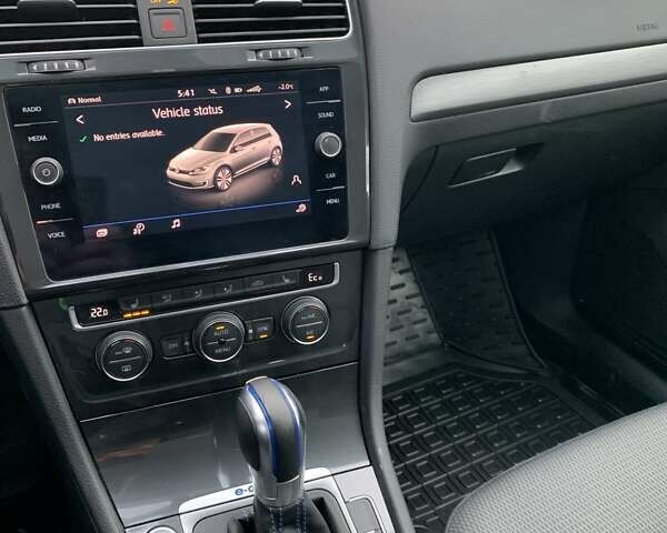 Чорний Фольксваген e-Golf, об'ємом двигуна 0 л та пробігом 28 тис. км за 17700 $, фото 6 на Automoto.ua