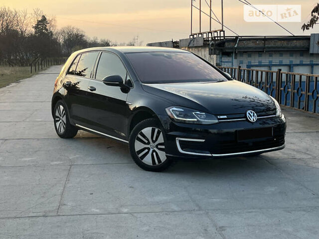 Чорний Фольксваген e-Golf, об'ємом двигуна 0 л та пробігом 99 тис. км за 17399 $, фото 5 на Automoto.ua