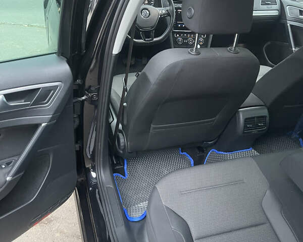 Чорний Фольксваген e-Golf, об'ємом двигуна 0 л та пробігом 101 тис. км за 13700 $, фото 61 на Automoto.ua