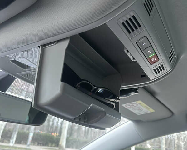 Черный Фольксваген e-Golf, объемом двигателя 0 л и пробегом 99 тыс. км за 13700 $, фото 55 на Automoto.ua