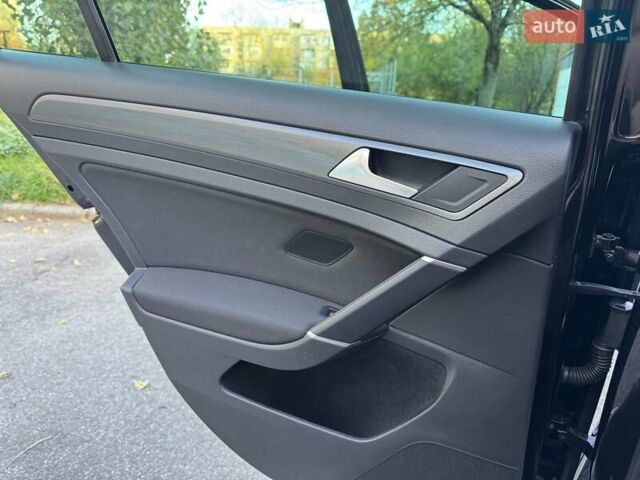 Чорний Фольксваген e-Golf, об'ємом двигуна 0 л та пробігом 119 тис. км за 13200 $, фото 12 на Automoto.ua