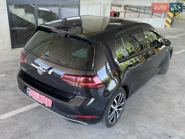 Черный Фольксваген e-Golf, объемом двигателя 0 л и пробегом 99 тыс. км за 13700 $, фото 19 на Automoto.ua