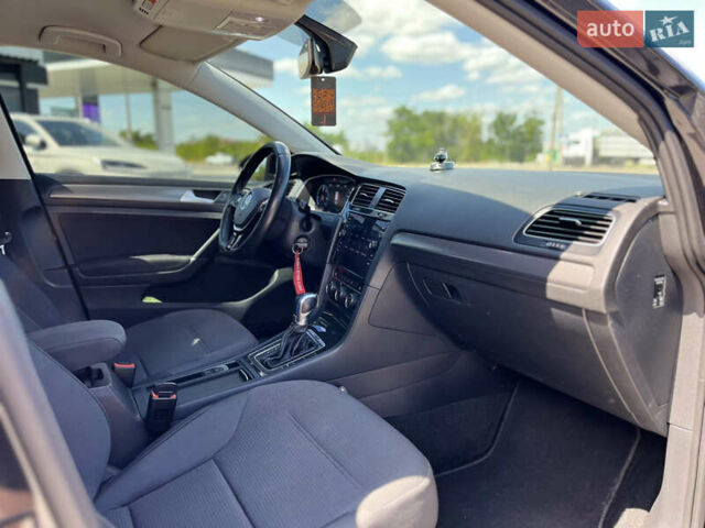 Черный Фольксваген e-Golf, объемом двигателя 0 л и пробегом 134 тыс. км за 13700 $, фото 22 на Automoto.ua