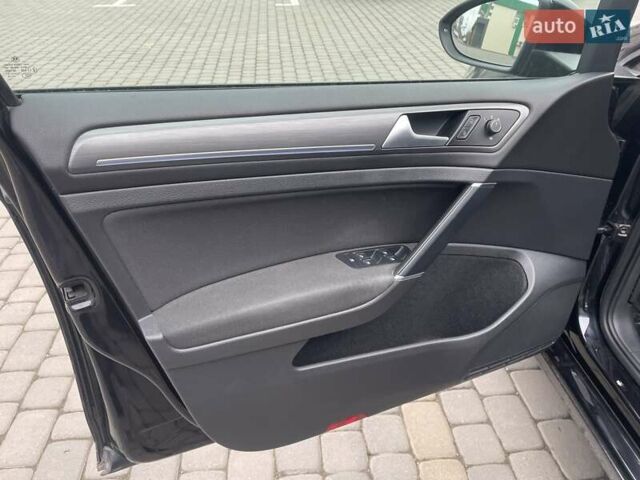 Чорний Фольксваген e-Golf, об'ємом двигуна 0 л та пробігом 105 тис. км за 13699 $, фото 13 на Automoto.ua