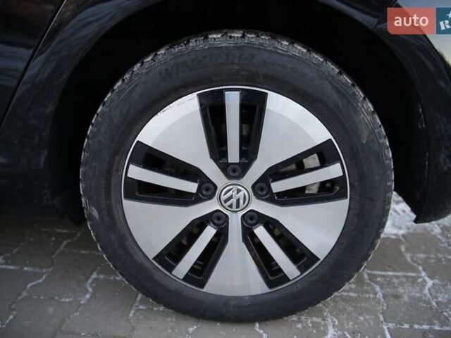Черный Фольксваген e-Golf, объемом двигателя 0 л и пробегом 163 тыс. км за 11800 $, фото 30 на Automoto.ua
