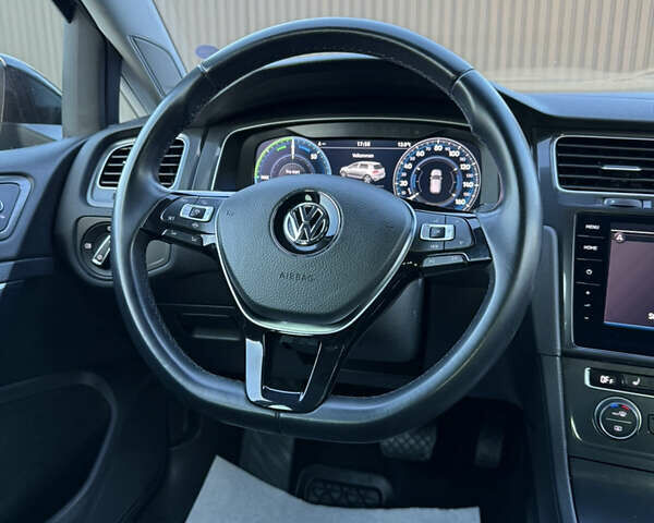 Чорний Фольксваген e-Golf, об'ємом двигуна 0 л та пробігом 125 тис. км за 14950 $, фото 23 на Automoto.ua