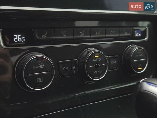 Черный Фольксваген e-Golf, объемом двигателя 0 л и пробегом 72 тыс. км за 12900 $, фото 25 на Automoto.ua