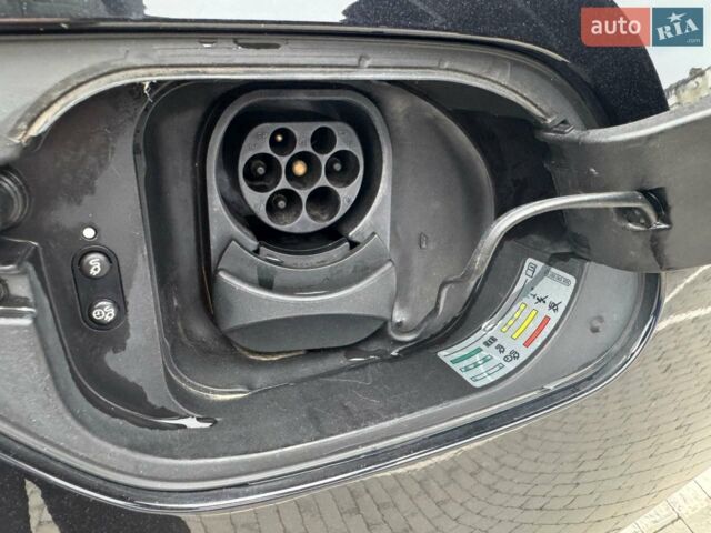 Черный Фольксваген e-Golf, объемом двигателя 0 л и пробегом 84 тыс. км за 17000 $, фото 32 на Automoto.ua
