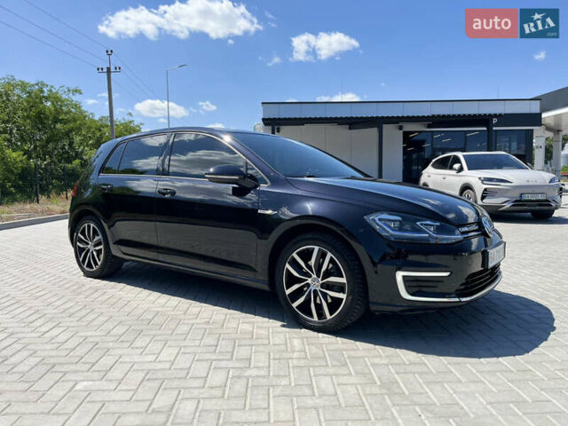 Черный Фольксваген e-Golf, объемом двигателя 0 л и пробегом 134 тыс. км за 13700 $, фото 5 на Automoto.ua