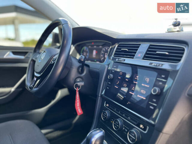 Черный Фольксваген e-Golf, объемом двигателя 0 л и пробегом 134 тыс. км за 13700 $, фото 23 на Automoto.ua