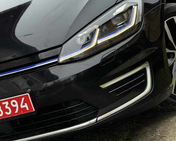 Черный Фольксваген e-Golf, объемом двигателя 0 л и пробегом 127 тыс. км за 14150 $, фото 19 на Automoto.ua