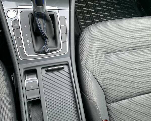 Чорний Фольксваген e-Golf, об'ємом двигуна 0 л та пробігом 28 тис. км за 17700 $, фото 10 на Automoto.ua