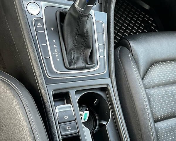 Черный Фольксваген e-Golf, объемом двигателя 0 л и пробегом 85 тыс. км за 13999 $, фото 40 на Automoto.ua