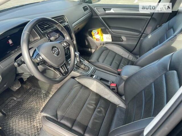 Черный Фольксваген e-Golf, объемом двигателя 0 л и пробегом 144 тыс. км за 13000 $, фото 12 на Automoto.ua