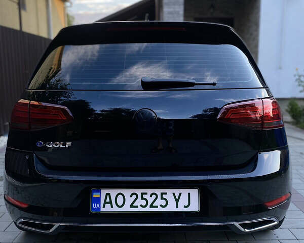 Черный Фольксваген e-Golf, объемом двигателя 0 л и пробегом 94 тыс. км за 16000 $, фото 4 на Automoto.ua