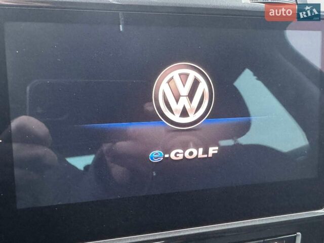 Черный Фольксваген e-Golf, объемом двигателя 0 л и пробегом 84 тыс. км за 17000 $, фото 17 на Automoto.ua