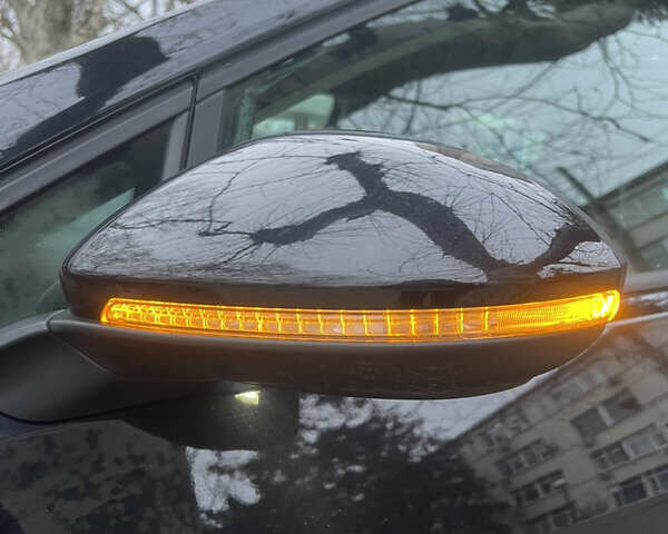 Черный Фольксваген e-Golf, объемом двигателя 0 л и пробегом 99 тыс. км за 13700 $, фото 58 на Automoto.ua