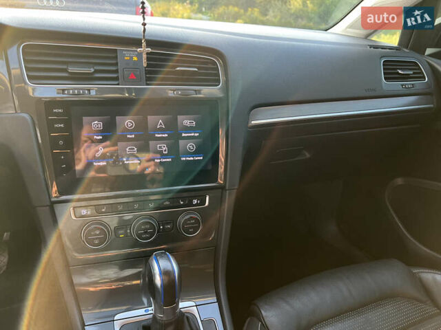 Черный Фольксваген e-Golf, объемом двигателя 0 л и пробегом 107 тыс. км за 16000 $, фото 3 на Automoto.ua