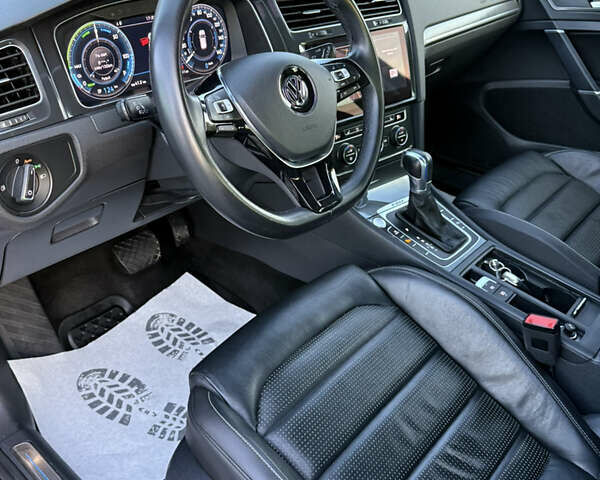 Чорний Фольксваген e-Golf, об'ємом двигуна 0 л та пробігом 125 тис. км за 14950 $, фото 38 на Automoto.ua