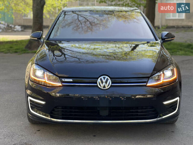 Черный Фольксваген e-Golf, объемом двигателя 0 л и пробегом 99 тыс. км за 13700 $, фото 48 на Automoto.ua