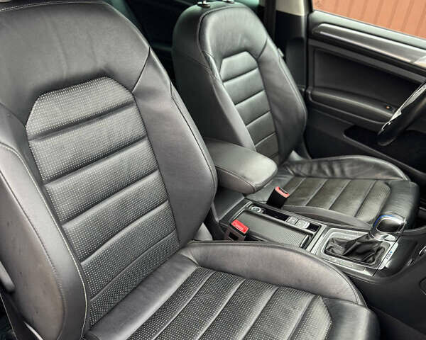 Черный Фольксваген e-Golf, объемом двигателя 0 л и пробегом 125 тыс. км за 15250 $, фото 17 на Automoto.ua