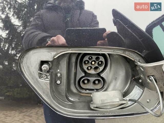 Черный Фольксваген e-Golf, объемом двигателя 0 л и пробегом 62 тыс. км за 16777 $, фото 31 на Automoto.ua