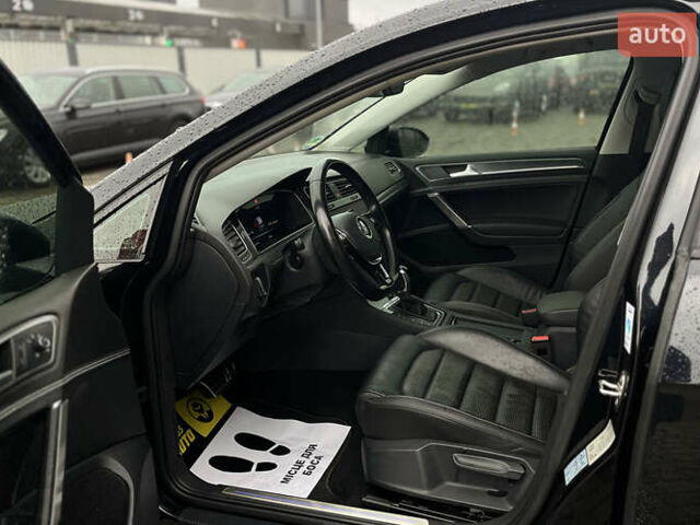 Черный Фольксваген e-Golf, объемом двигателя 0 л и пробегом 70 тыс. км за 16999 $, фото 18 на Automoto.ua