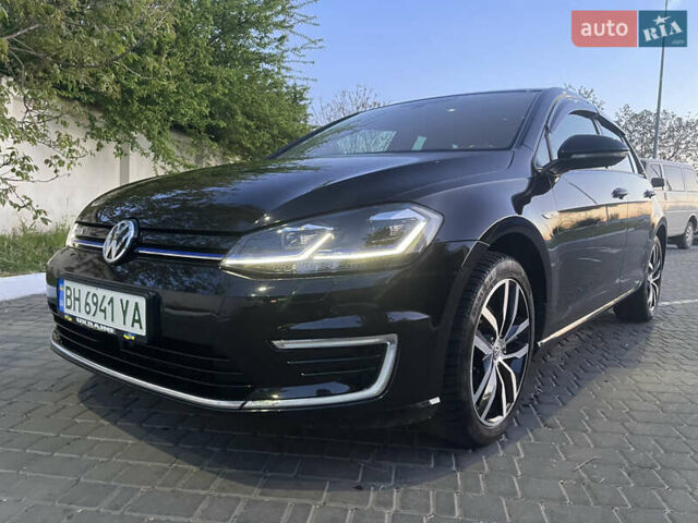 Черный Фольксваген e-Golf, объемом двигателя 0 л и пробегом 99 тыс. км за 13700 $, фото 24 на Automoto.ua