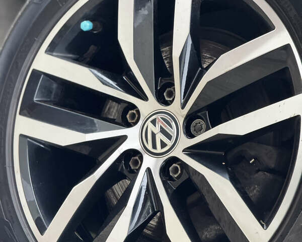 Черный Фольксваген e-Golf, объемом двигателя 0 л и пробегом 127 тыс. км за 14150 $, фото 9 на Automoto.ua