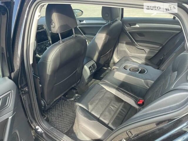 Черный Фольксваген e-Golf, объемом двигателя 0 л и пробегом 144 тыс. км за 13000 $, фото 11 на Automoto.ua