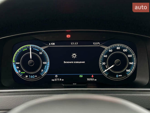 Черный Фольксваген e-Golf, объемом двигателя 0 л и пробегом 70 тыс. км за 16999 $, фото 9 на Automoto.ua