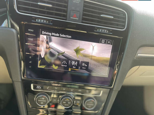 Черный Фольксваген e-Golf, объемом двигателя 0 л и пробегом 135 тыс. км за 12600 $, фото 13 на Automoto.ua