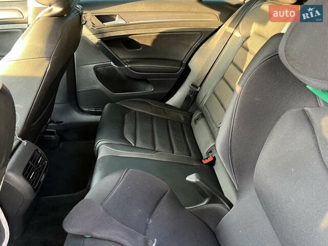 Черный Фольксваген e-Golf, объемом двигателя 0 л и пробегом 107 тыс. км за 16000 $, фото 1 на Automoto.ua