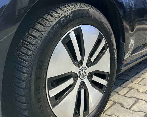 Черный Фольксваген e-Golf, объемом двигателя 0 л и пробегом 144 тыс. км за 12500 $, фото 19 на Automoto.ua