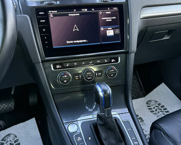 Чорний Фольксваген e-Golf, об'ємом двигуна 0 л та пробігом 125 тис. км за 14950 $, фото 25 на Automoto.ua
