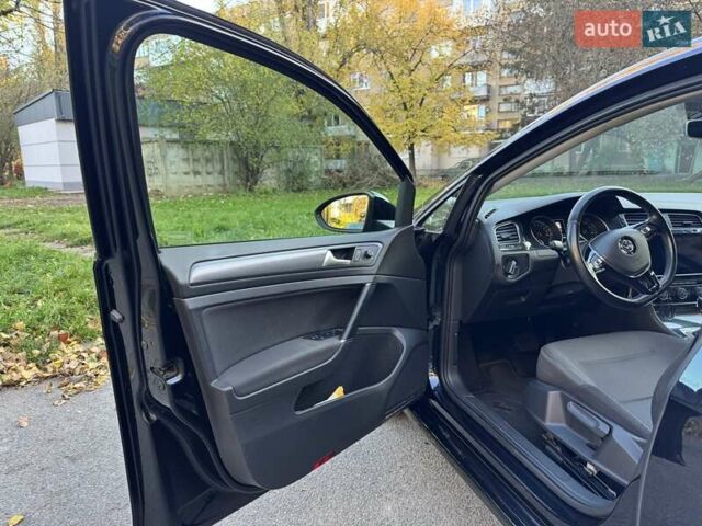 Чорний Фольксваген e-Golf, об'ємом двигуна 0 л та пробігом 119 тис. км за 13200 $, фото 10 на Automoto.ua