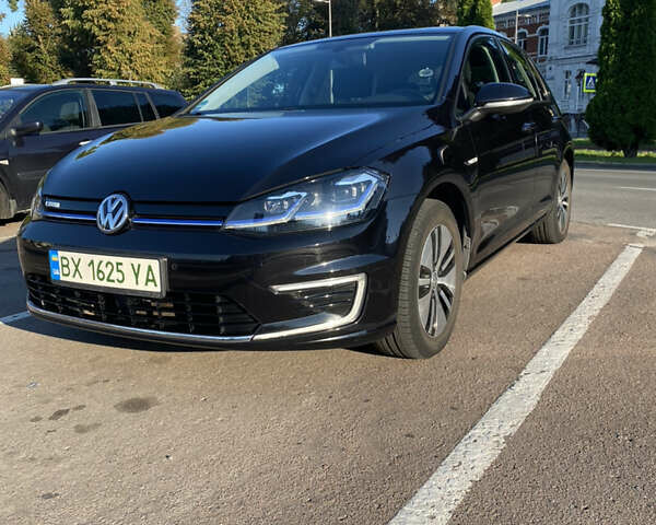 Черный Фольксваген e-Golf, объемом двигателя 0 л и пробегом 47 тыс. км за 14000 $, фото 1 на Automoto.ua