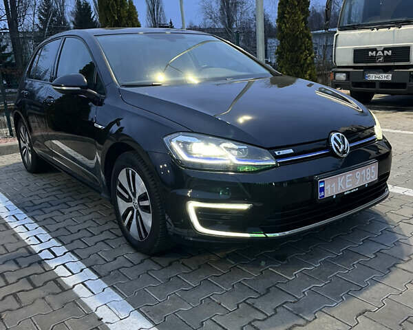 Черный Фольксваген e-Golf, объемом двигателя 0 л и пробегом 144 тыс. км за 12500 $, фото 1 на Automoto.ua