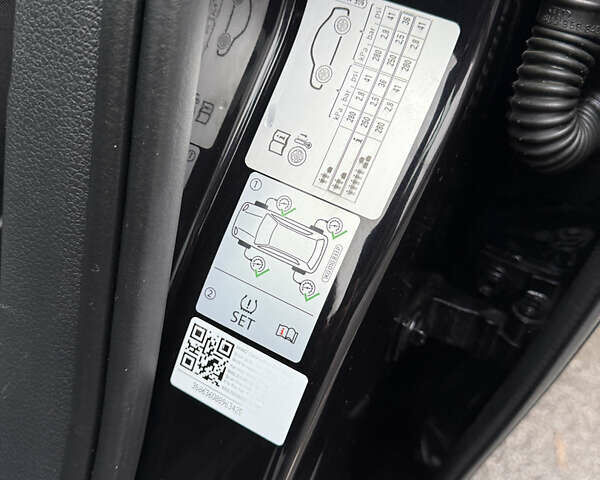 Черный Фольксваген e-Golf, объемом двигателя 0 л и пробегом 80 тыс. км за 14650 $, фото 7 на Automoto.ua