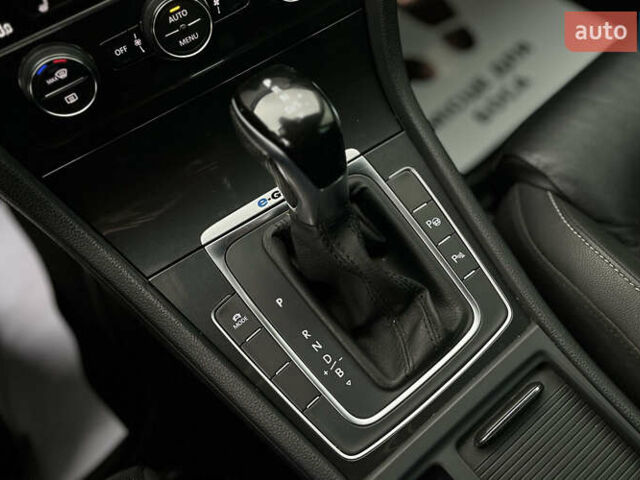 Черный Фольксваген e-Golf, объемом двигателя 0 л и пробегом 70 тыс. км за 16999 $, фото 12 на Automoto.ua