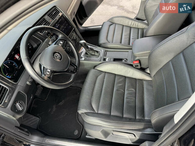 Черный Фольксваген e-Golf, объемом двигателя 0 л и пробегом 86 тыс. км за 14000 $, фото 33 на Automoto.ua
