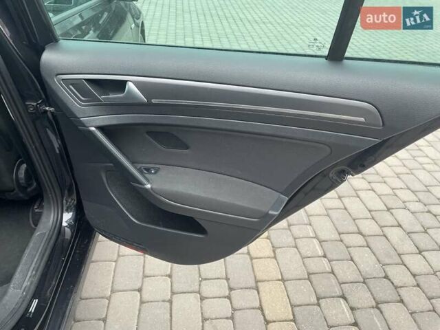 Чорний Фольксваген e-Golf, об'ємом двигуна 0 л та пробігом 105 тис. км за 13699 $, фото 17 на Automoto.ua