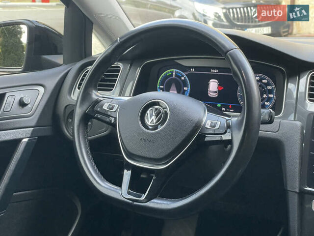 Черный Фольксваген e-Golf, объемом двигателя 0 л и пробегом 138 тыс. км за 13970 $, фото 45 на Automoto.ua