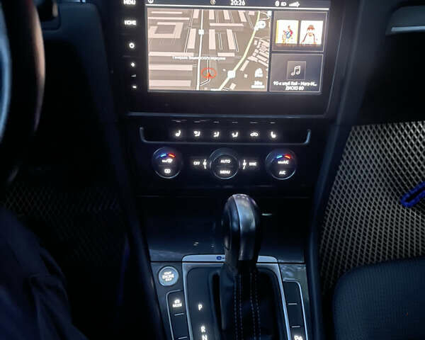 Черный Фольксваген e-Golf, объемом двигателя 0 л и пробегом 99 тыс. км за 13700 $, фото 21 на Automoto.ua