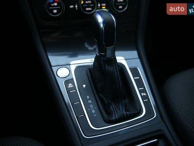 Черный Фольксваген e-Golf, объемом двигателя 0 л и пробегом 163 тыс. км за 11800 $, фото 9 на Automoto.ua