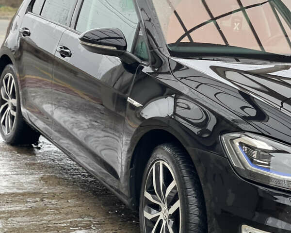 Черный Фольксваген e-Golf, объемом двигателя 0 л и пробегом 99 тыс. км за 13700 $, фото 76 на Automoto.ua