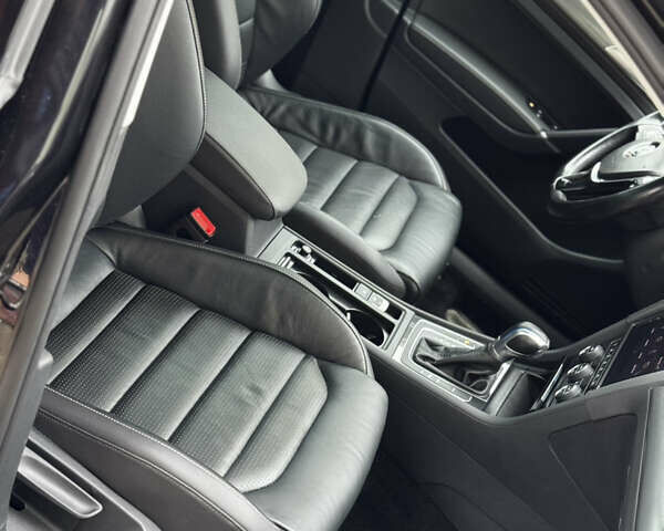 Черный Фольксваген e-Golf, объемом двигателя 0 л и пробегом 127 тыс. км за 14150 $, фото 42 на Automoto.ua