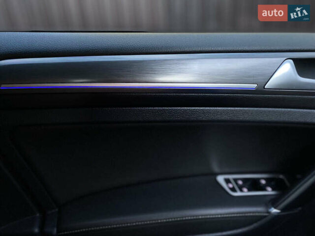 Черный Фольксваген e-Golf, объемом двигателя 0 л и пробегом 94 тыс. км за 16000 $, фото 11 на Automoto.ua