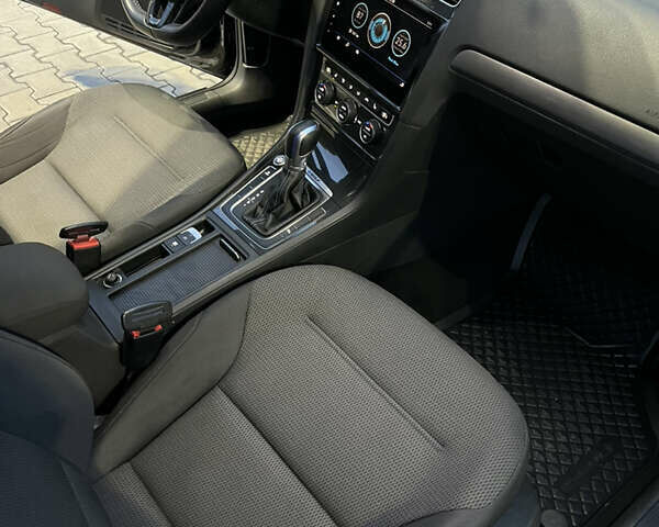 Черный Фольксваген e-Golf, объемом двигателя 0 л и пробегом 144 тыс. км за 12500 $, фото 12 на Automoto.ua